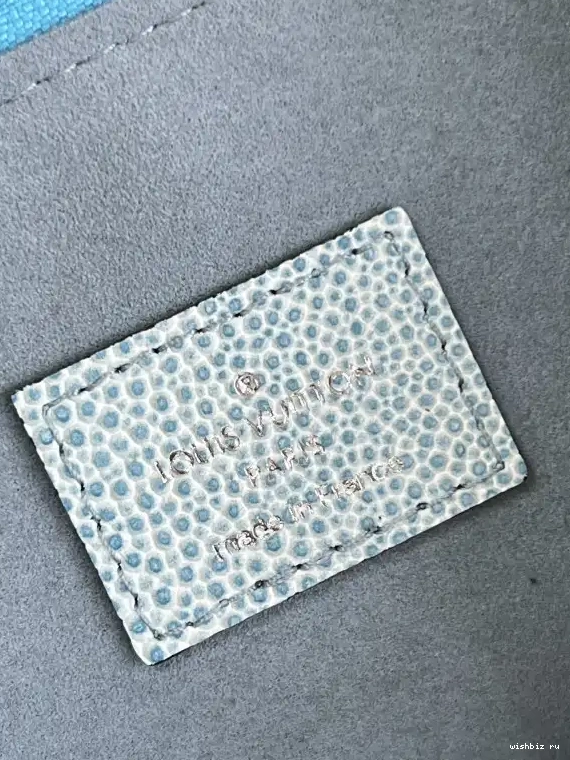 WIS LOUIS VUITTON PM-26*20*12cm COUSSIN 0506